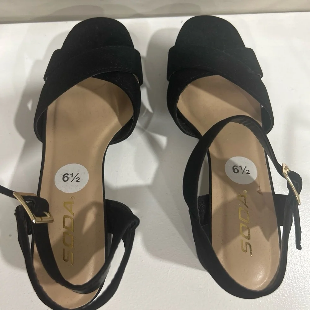 Soda Black Crisscross Platform Ankle-Strap Sandals